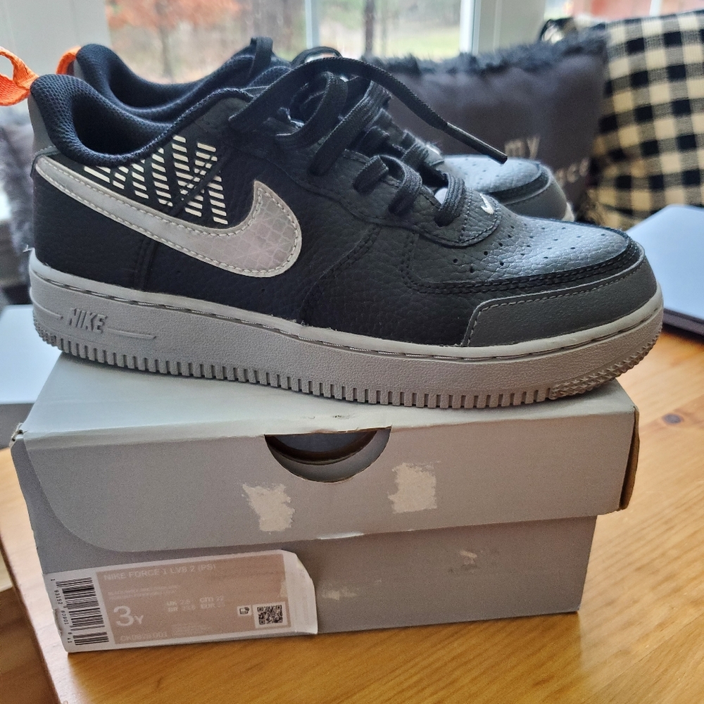 Boy's Nike Force 1 LV8